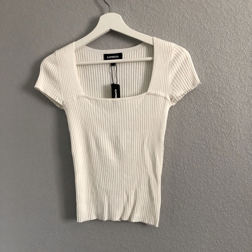 SQUARE NECKLINE EXPRESS TOP